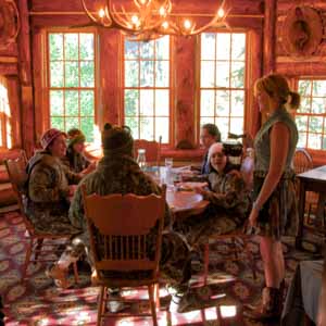 yellowstone lodging dining